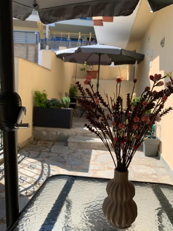 Toulipa Seaside Apartments Кавала Экстерьер фото